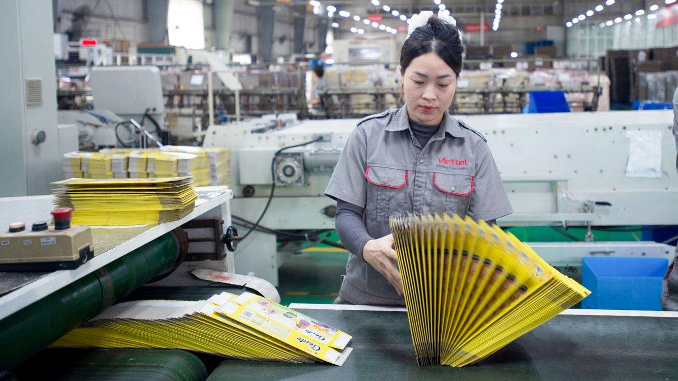 Bên trong nơi Viettel 'in cả thế giới'